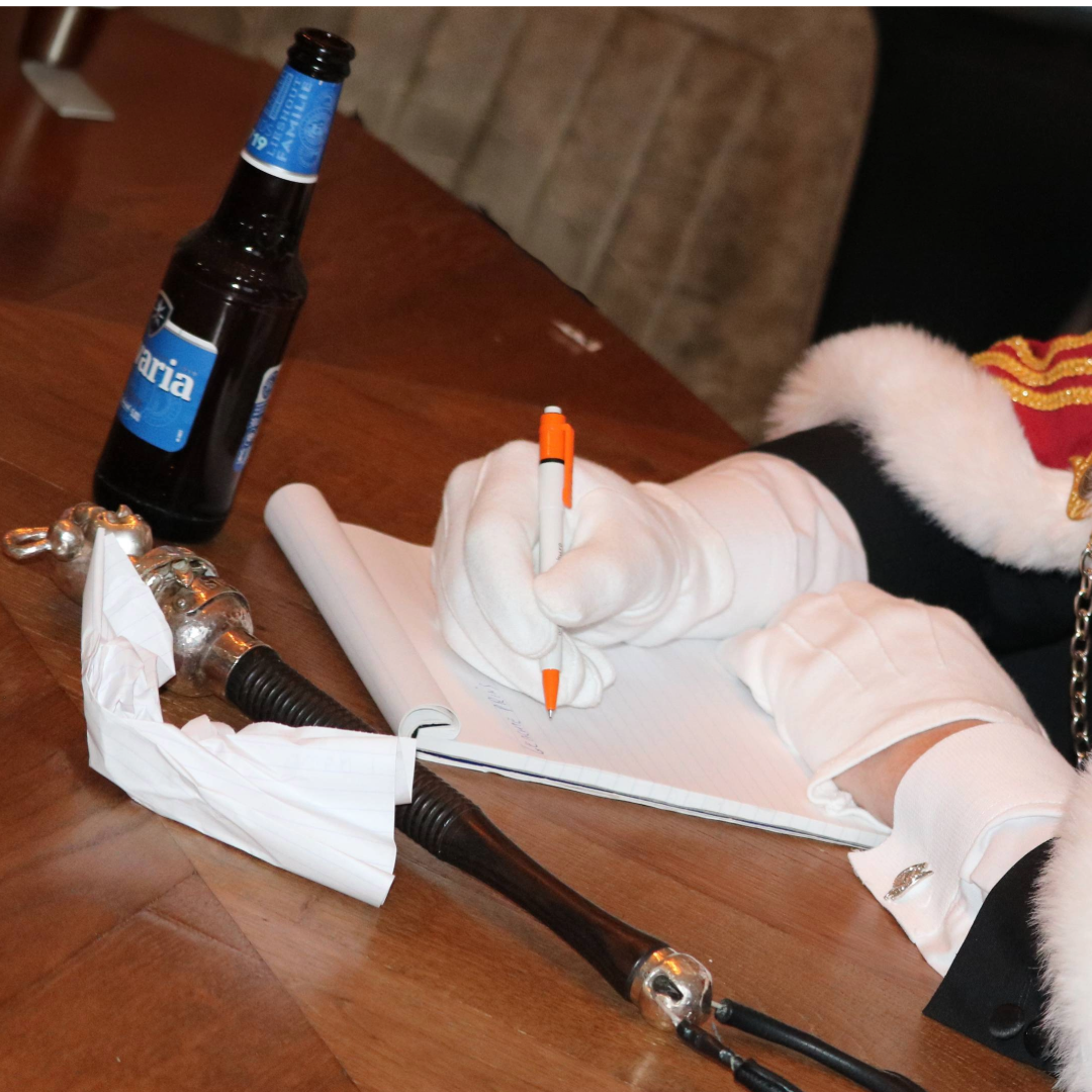 De nieuwe Prins spreekt een dankwoord aan zijn voorganger Prins Roy d’n Urste